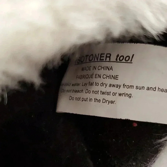 Isotoner totes Shoe  Embroidered graphic comfort Indoor Slip on wear Sz 5-6 US - Picture 7 of 8